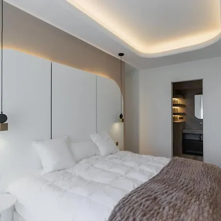 Elegant 2 Master With Balcony Center