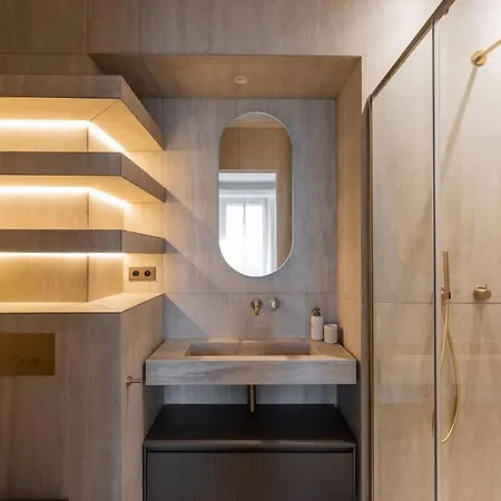 Elegant 2 Master With Balcony Center Apartamento *