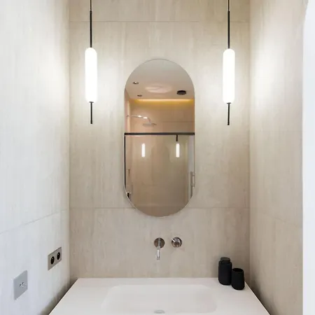 Elegant 2 Master With Balcony Center * كان