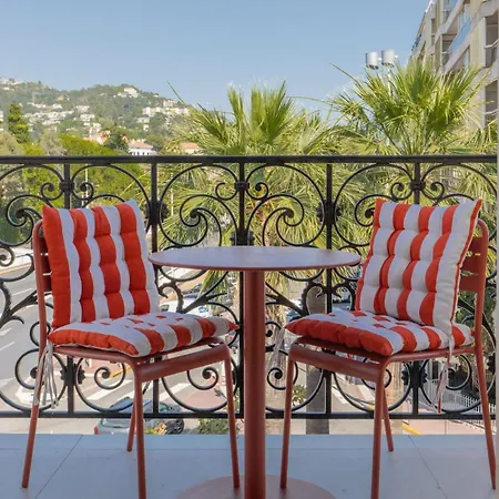 شقة Elegant 2 Master With Balcony Center كان